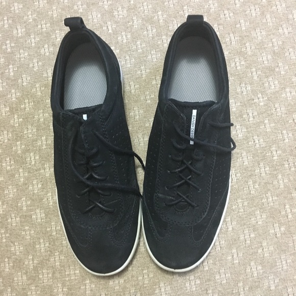 Black Ecco danish design sneakers - Picture 2 of 4